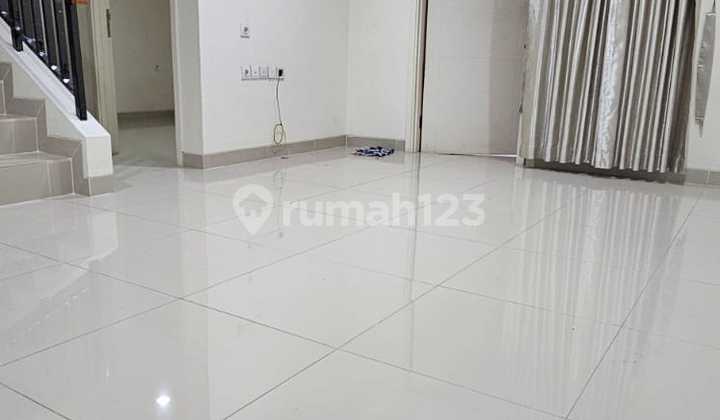 For Rent: 7-Wide Corner House in Gading Serpong