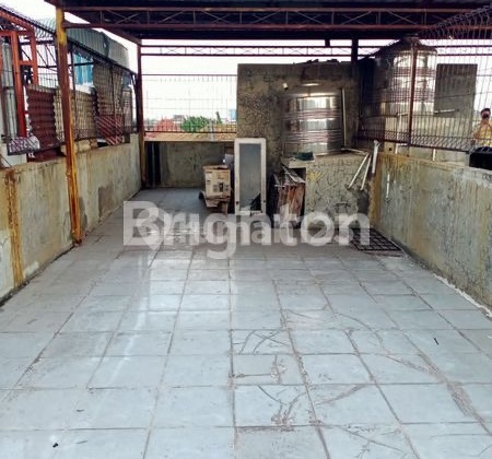 Cheap Ready-to-Use Adjacent Shophouses in Mangkubumen Banjarsari Solo 2