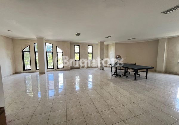 Cheap Good 3-Story Shop House for Rent in Jajar Laweyan Solo