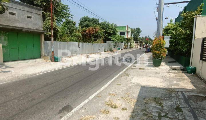 TANAH HOOK TAMPAK 2 MUKA DEKAT LUWES KARTASURA DEKAT RS KARIMA UTAMA DEKAT BANDARA DEKAT TOL SIAP BANGUN KAWASAN PADAT PENDUDUK COCOK UNTUK HUNIAN ATAU USAHA PINGGIR JALAN !!! 2