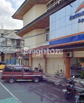 Affordable Shop House Rent in a Crowded Area, Magelang Tengah 2