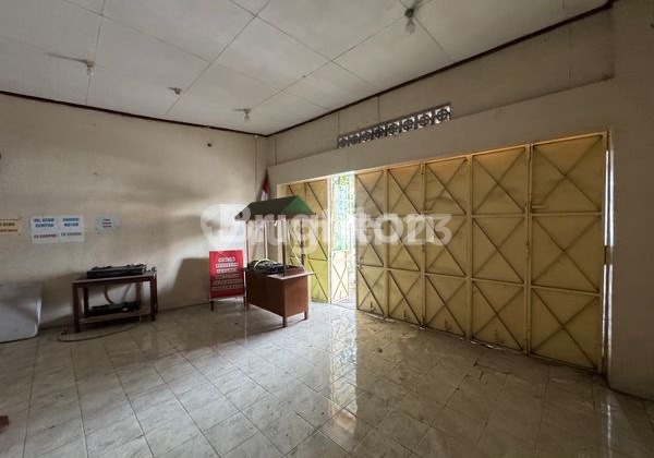 Strategic Shop House for Rent in Nusukan, Banjarsari, Solo