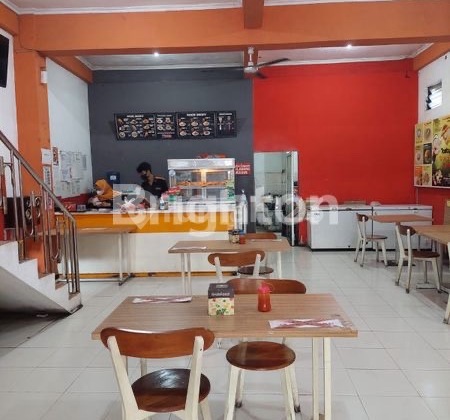 Affordable Ready-to-Use Shop House for Rent in Laweyan, Solo 1