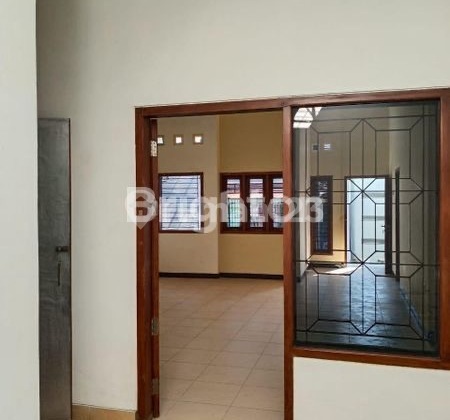 Affordable Shop House Rentals Near UNS and UNSA Palur Solo 2