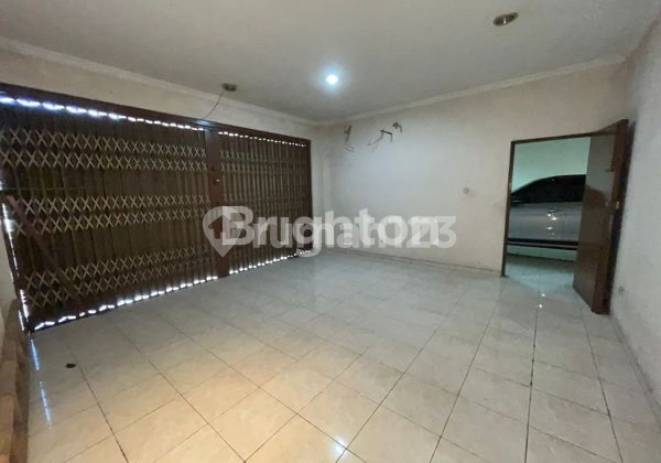 Cheap Good 3-Story Shop House for Rent in Jajar Laweyan Solo 2