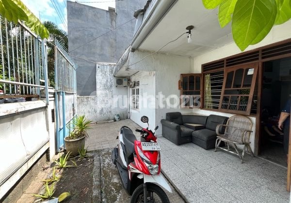 Rumah Strategis Di Jalan Utama Fajar Indah Colomadu Solo 2