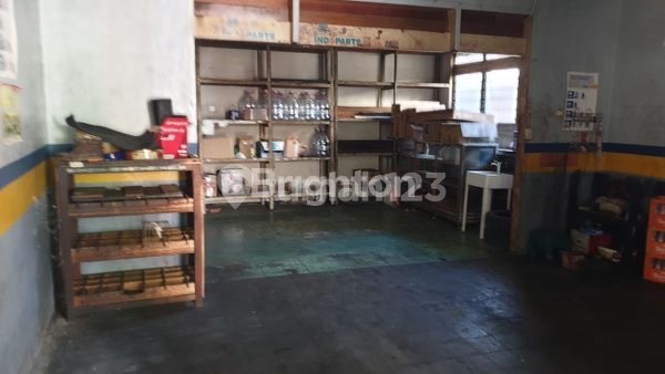 Strategic Shop House Rental in the Bustling Central Area of Magelang City Center
