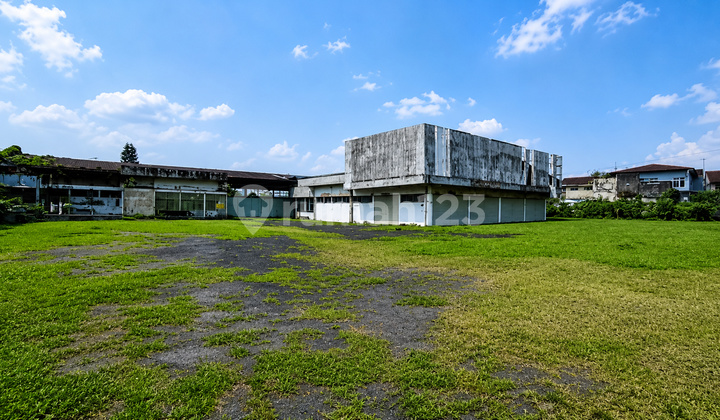 Strategic Warehouse on Jl A Yani, North Magelang