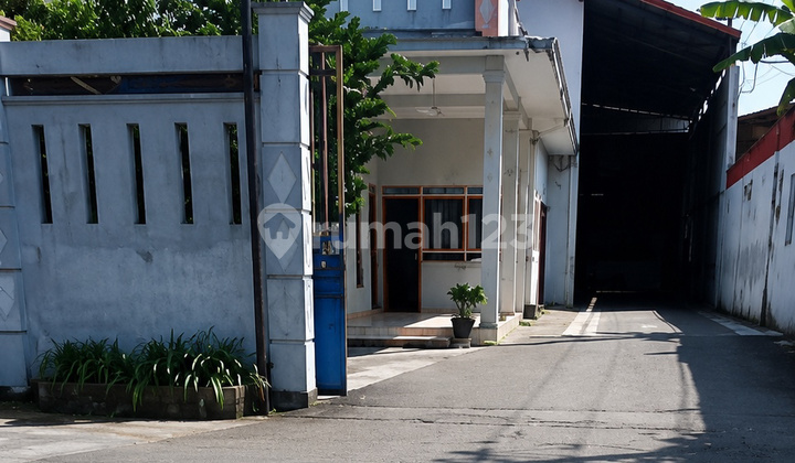 Cheap Strategic Warehouse in Red Zone of Ceper, Klaten Cheap Strategic Warehouse in Red Zone of Ceper, Klaten