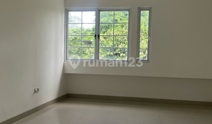 Disewakan Rumah Cantik Siap Huni Swimming Pool Di De Park Bsd