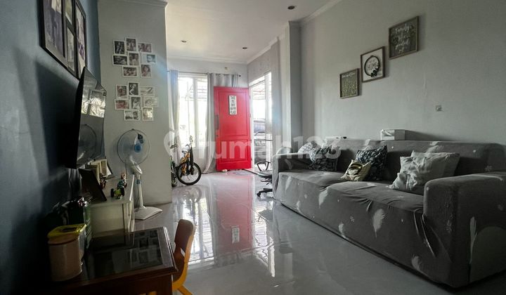 Beautiful Ready-to-Live House for Sale in Cirendeu 2