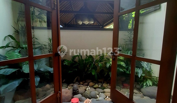 Dijual Rumah Mewah Full Furnished Siap Huni di Castila Bsd