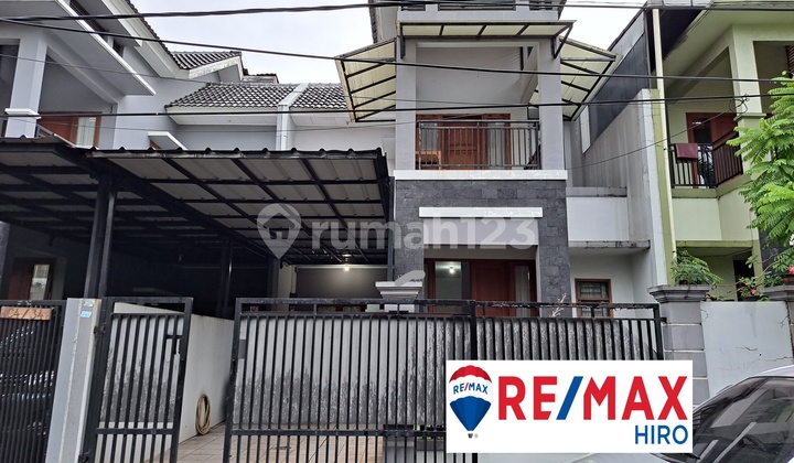 Rumah 2 Lantai Di Galaxy Bekasi