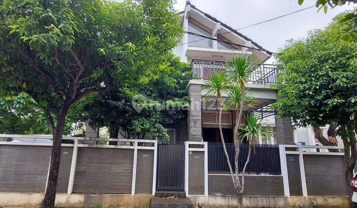 Rumah Hook 2 Lantai di Kemang Pratama 2