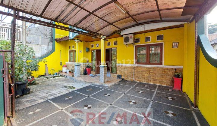 Rumah 2 Lantai Pinggir Jalan di Bogor 2