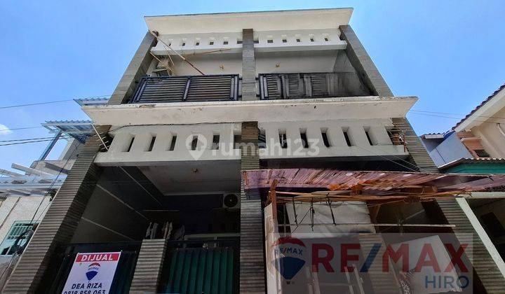 Rumah Dengan Kost Dalam Gang Di Duren Sawit 1