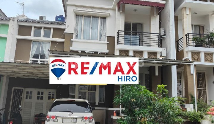 Rumah Dengan Mezzanine Dalam Cluster Di Galaxy Rumah Dengan Mezzanine Dalam Cluster Di Galaxy