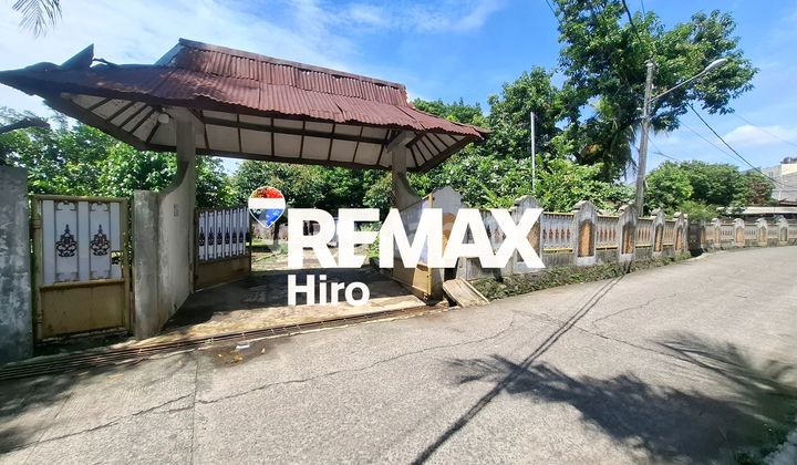 Rumah Dengan Tanah Luas Di Galaxy