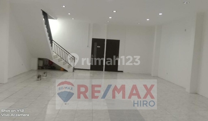 For Sale / For Rent Row of Shophouses in Kalimalang