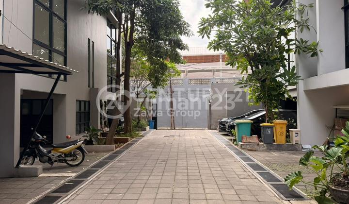 Disewakan Rumah bisa untuk Usaha Perkantoran Daerah Cilandak Jakarta Selatan