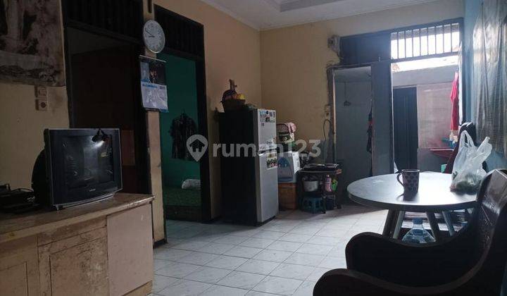 Di  Rumah Tua Lokasi Dekat Dengan Kampus Binus Syadan , Jakarta Barat 2