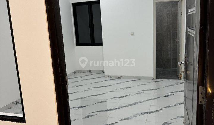 Jual Rumah Tanjung Duren Utara Dukuh Barat 4 Kamar , Jakarta 2