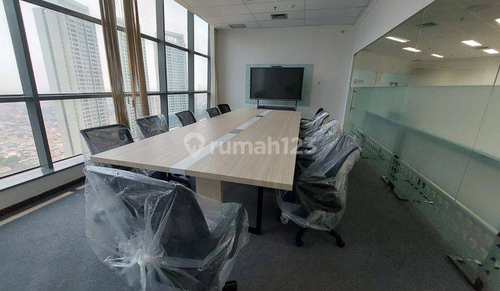 Jual Office APL Tower Semi Furnish Low Zone 200m2, Jakarta Barat 2