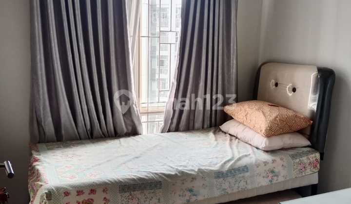 Sewa Apartemen Royal Mediterania Garden Furnish 2+1 br 53m2