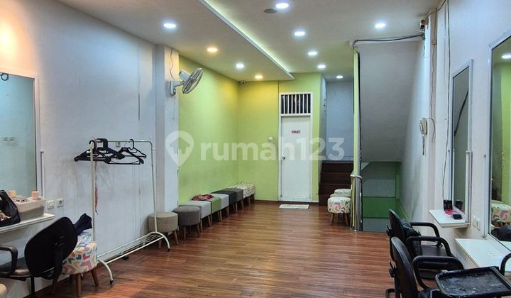 For Rent: 4-Story Shop House in Mangga Besar, Strategic Location 2