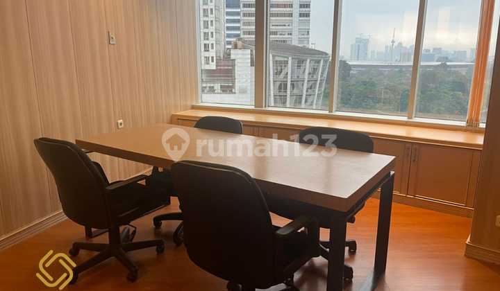 Ultra luxury wooden themed office space, ready to move in, new unit.