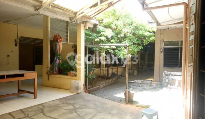 RUMAH LAMA TERAWAT @ KREMBANGAN LOKASI COCOK UNTUK USAHA 4