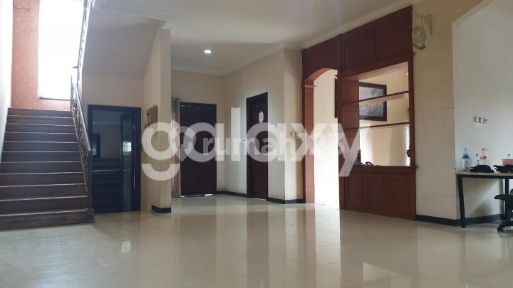 Jual Rumah 2 Lantai di Central Park Mulyosari 1