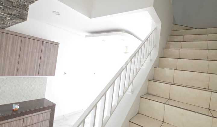 Disewakan Rumah Di Park Residence Sangat Rapi Bagus Ada Balkon (min Sewa 2 Thn) Vi 2