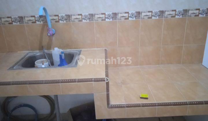 Dijual Rumah di Menceng - 2 lantai full - Bagus, Rapi, Siap Huni (E) 2