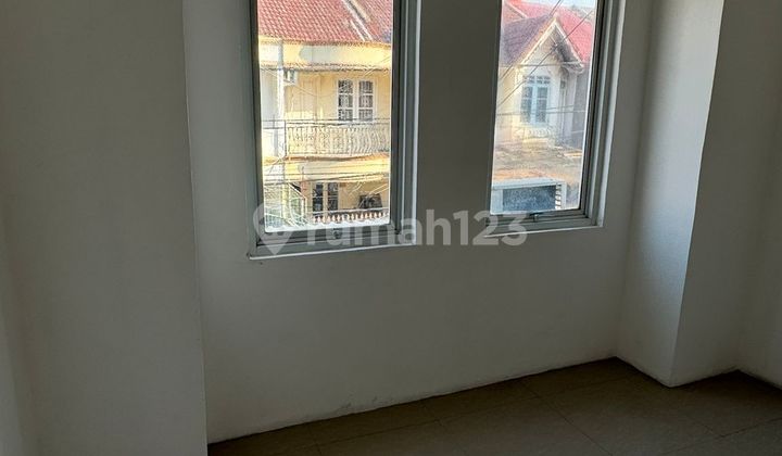 Disewakan Rumah Bagus Rapi Full Furnish di Taman Palem Lestari - Min Sewa 2 Thn (Vi) 2