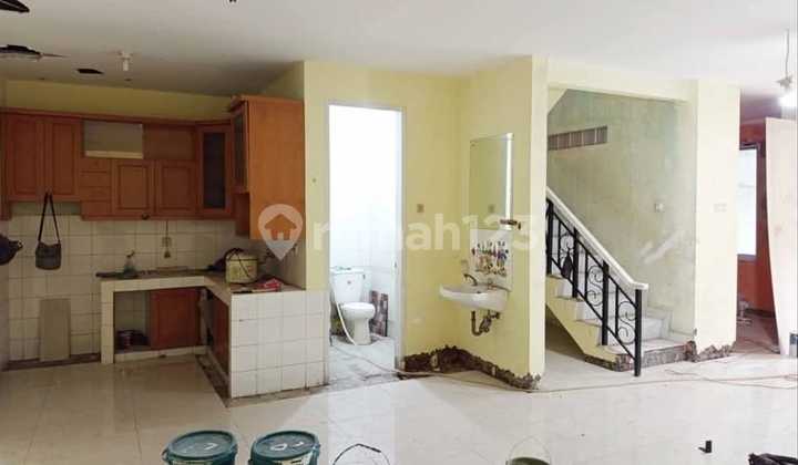 Dijual Rumah di Daan Mogot Baru Full Renov Bagus Rapi Siap Huni (Flo)