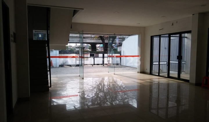 Disewakan Ruko/Gedung 3 Lantai di Cengkareng Bagus Rapi (Ther) Disewakan Ruko/Gedung 3 Lantai di Cengkareng Bagus Rapi (Ther)