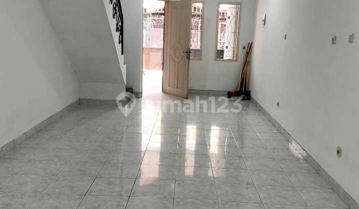 Dijual Rumah Full Baja Ringan Rapi di Taman Palem Lestari (Vi)