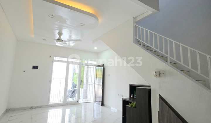 Disewakan Rumah Di Park Residence Sangat Rapi Bagus Ada Balkon (min Sewa 2 Thn) Vi