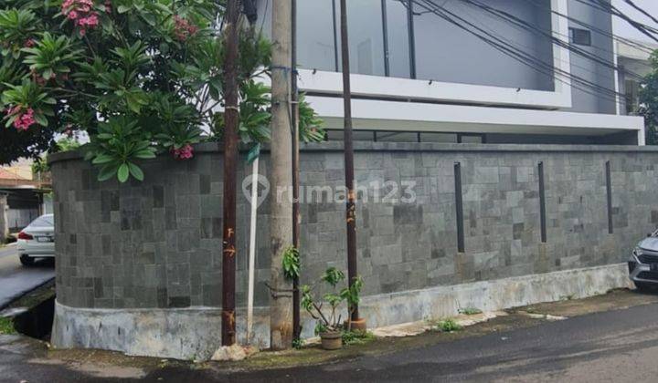 Siap Huni Rumah Mewah Hook Jl. Kedoya Azalea Jakarta Barat 2