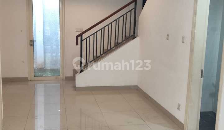 Ready-to-Occupy House, 7 Meters Wide, Faraday Cluster, Gading Serpong 2