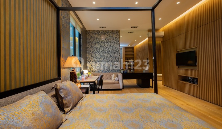 Dijual Cepat Rumah Alam Sutera + Kolam Renang Dijual Cepat Rumah Alam Sutera + Kolam Renang