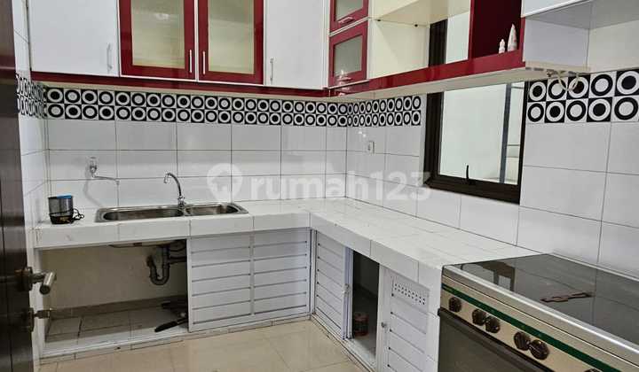 For Rent: The Green BSD House 2