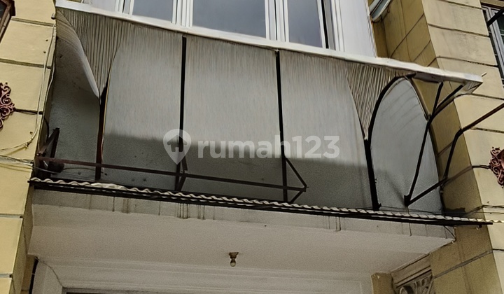 Disewakan Ruko Mendrisio 3 Hadap Jalan Dan Dilalui Ribuan Kendaraan Tiap Hari