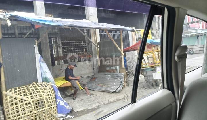 Old Building for Sale in Sukasari Market Tangerang, Suitable for Business 2