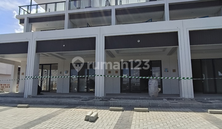 For Rent: 4-Unit Row Shop by the Roadside in Gading Serpong