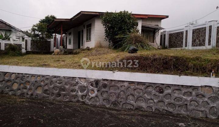 Di jual rumah siap huni. Lokasi sangat strategis  2