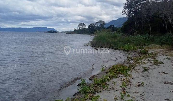 Tanah Samosir di tepi Pantai 5