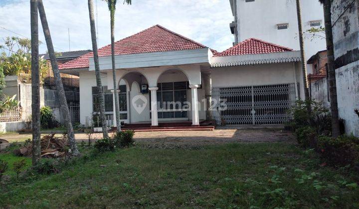 Rumah disewa cocok untuk buka usaha di Jalan Sei Serayu
 1