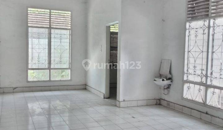 Rumah disewa cocok untuk buka usaha di Jalan Sei Serayu
 5